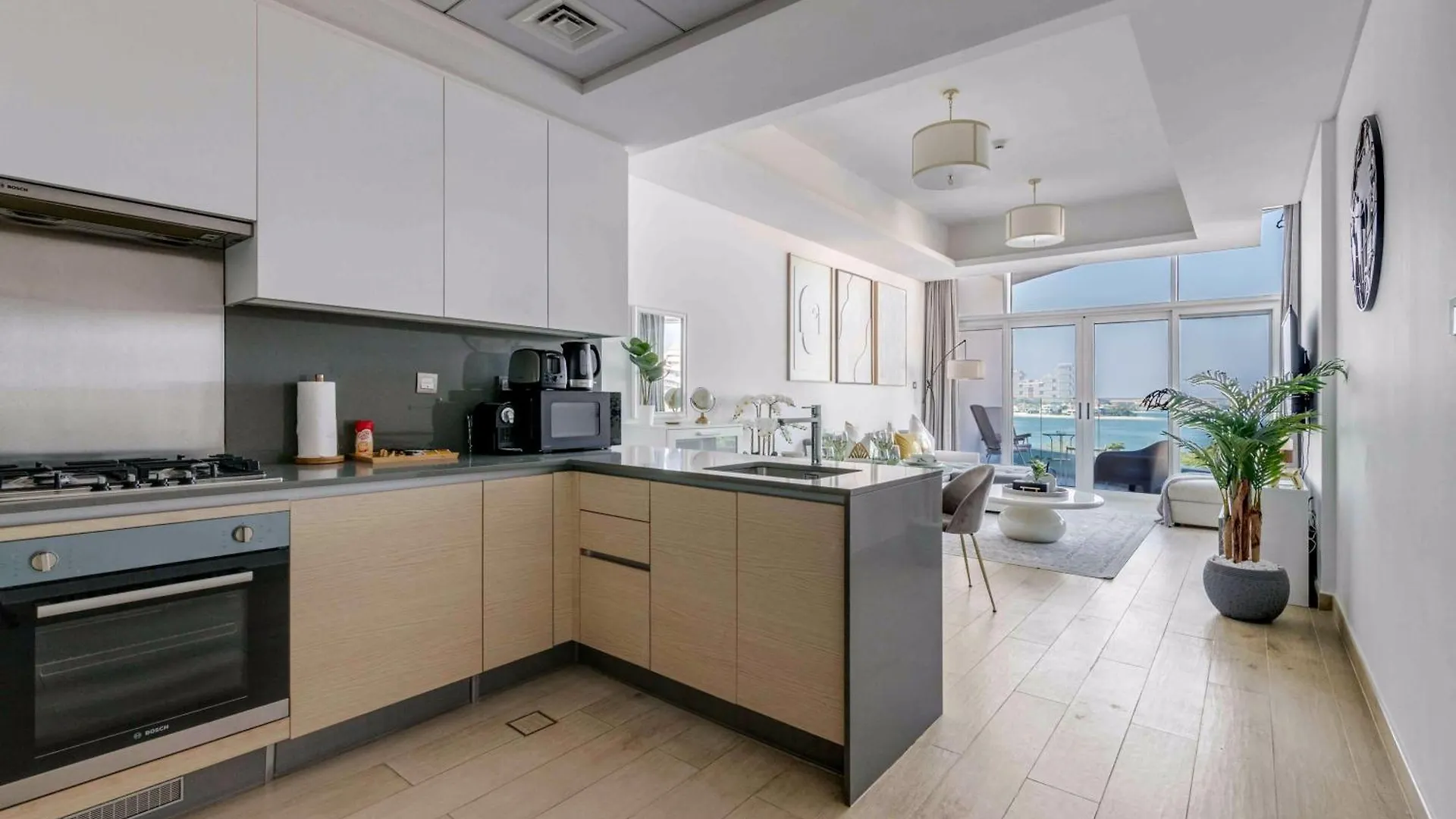 דובאי Luxury Azizi Mina Beachfront Apartments