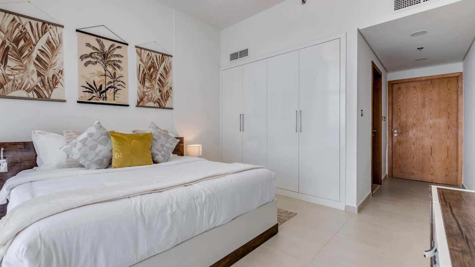 דובאי Luxury Azizi Mina Beachfront Apartments 0*,  איחוד האמירויות הערביות