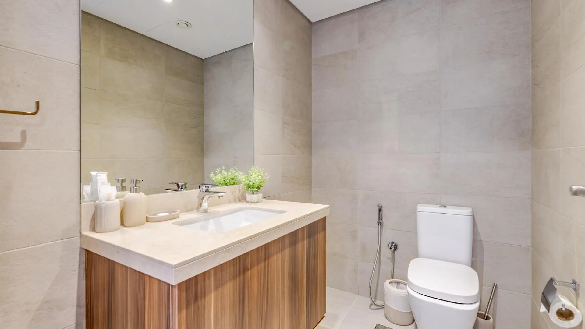 דובאי Luxury Azizi Mina Beachfront Apartments איחוד האמירויות הערביות