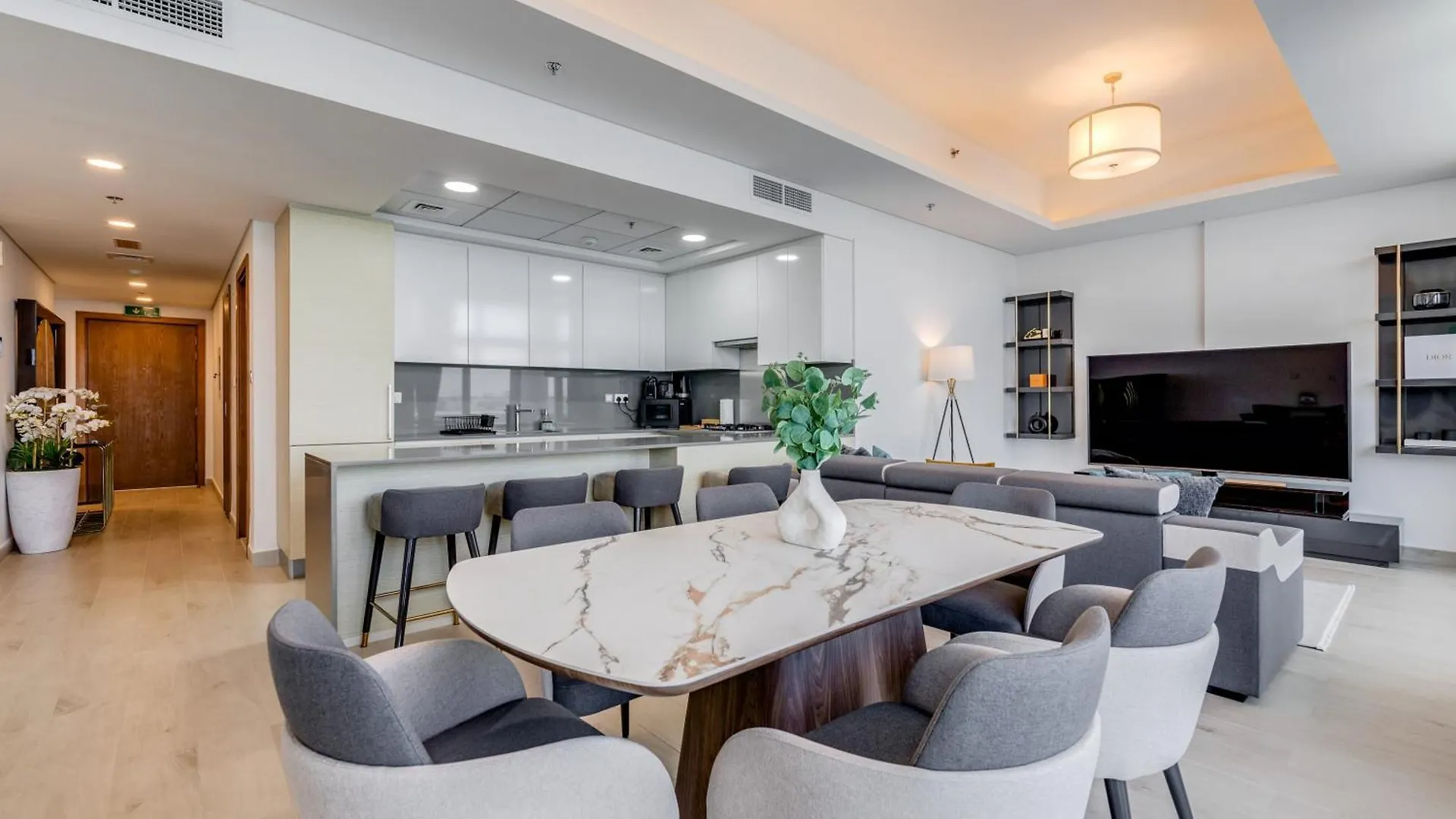 דובאי Luxury Azizi Mina Beachfront Apartments