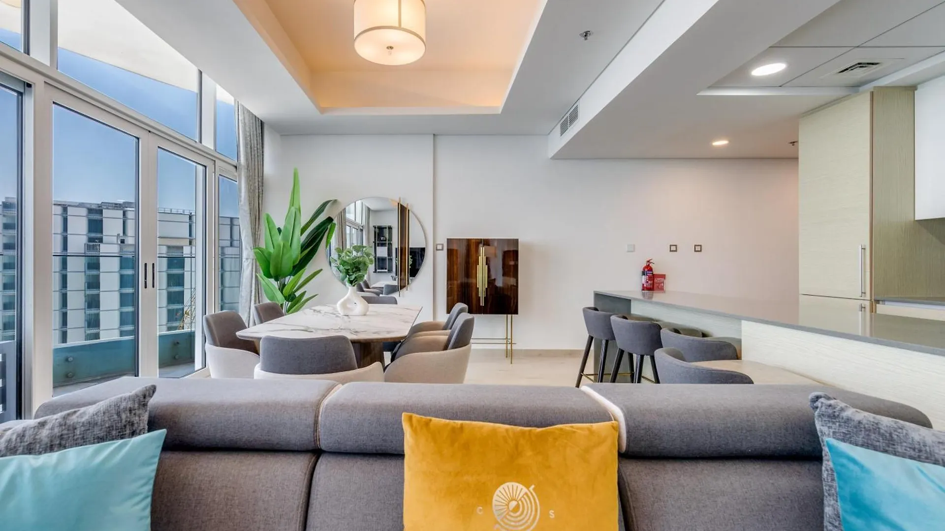 דובאי Luxury Azizi Mina Beachfront Apartments