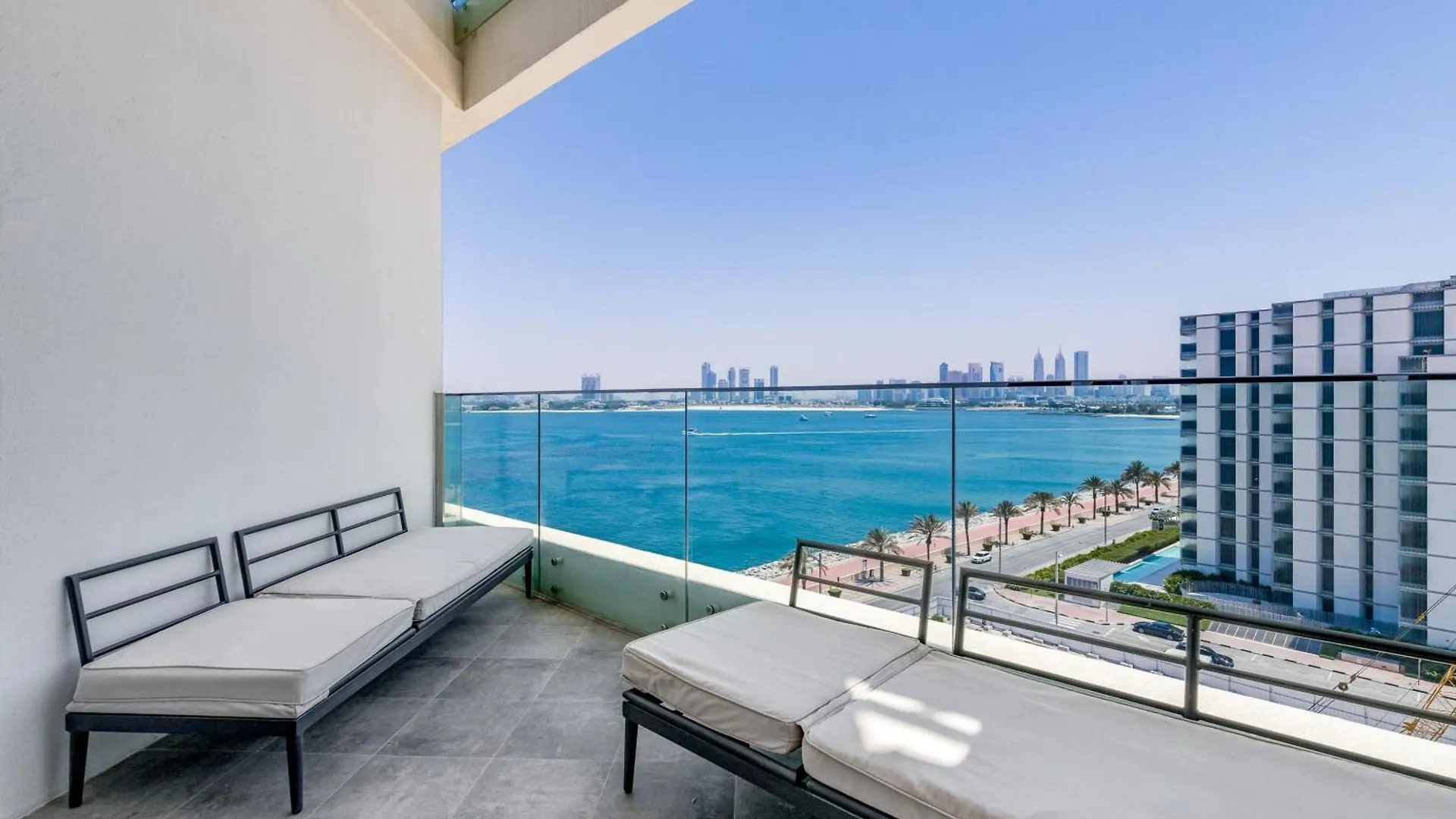 דובאי Luxury Azizi Mina Beachfront Apartments 0*,