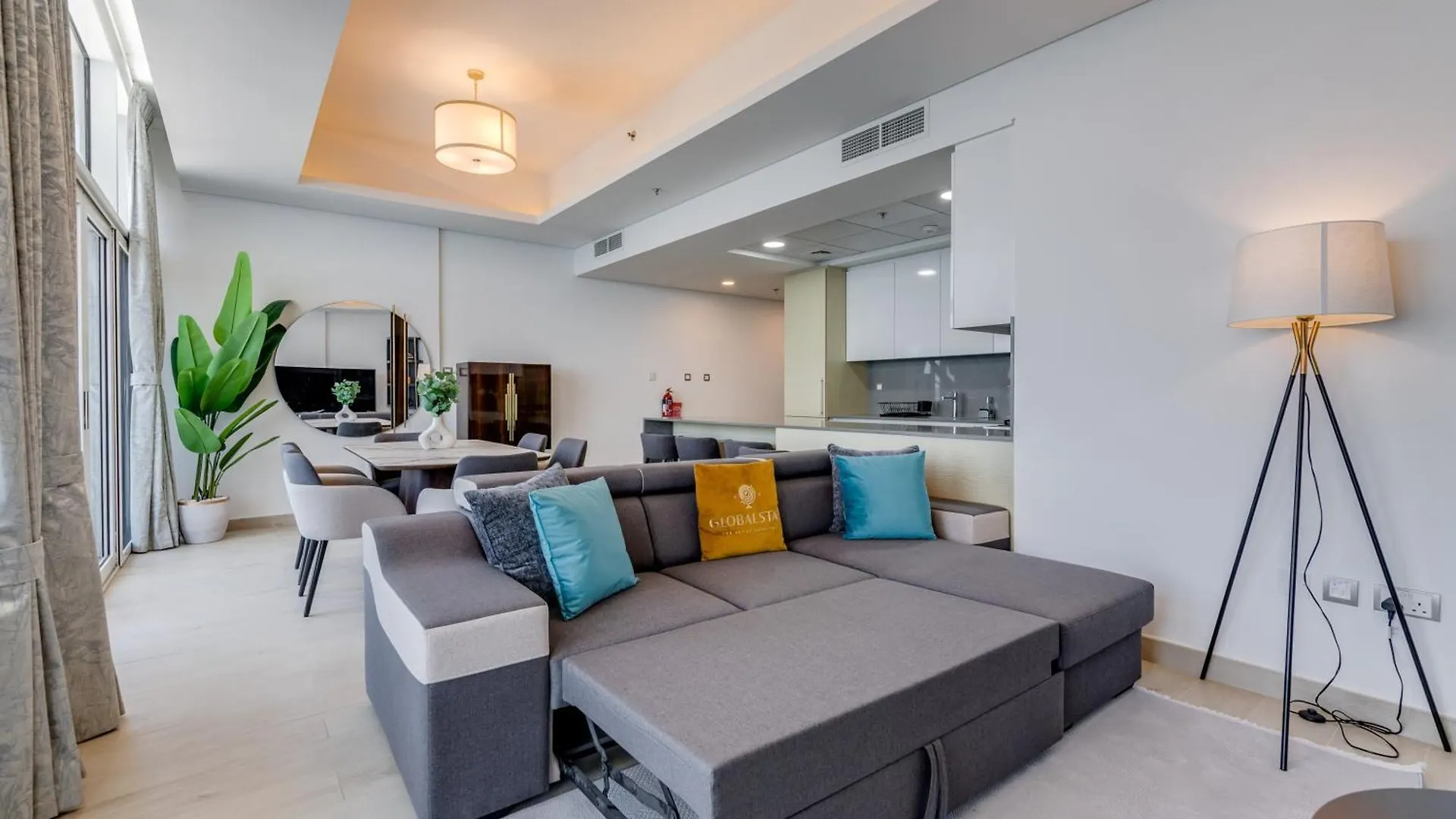 דובאי Luxury Azizi Mina Beachfront Apartments