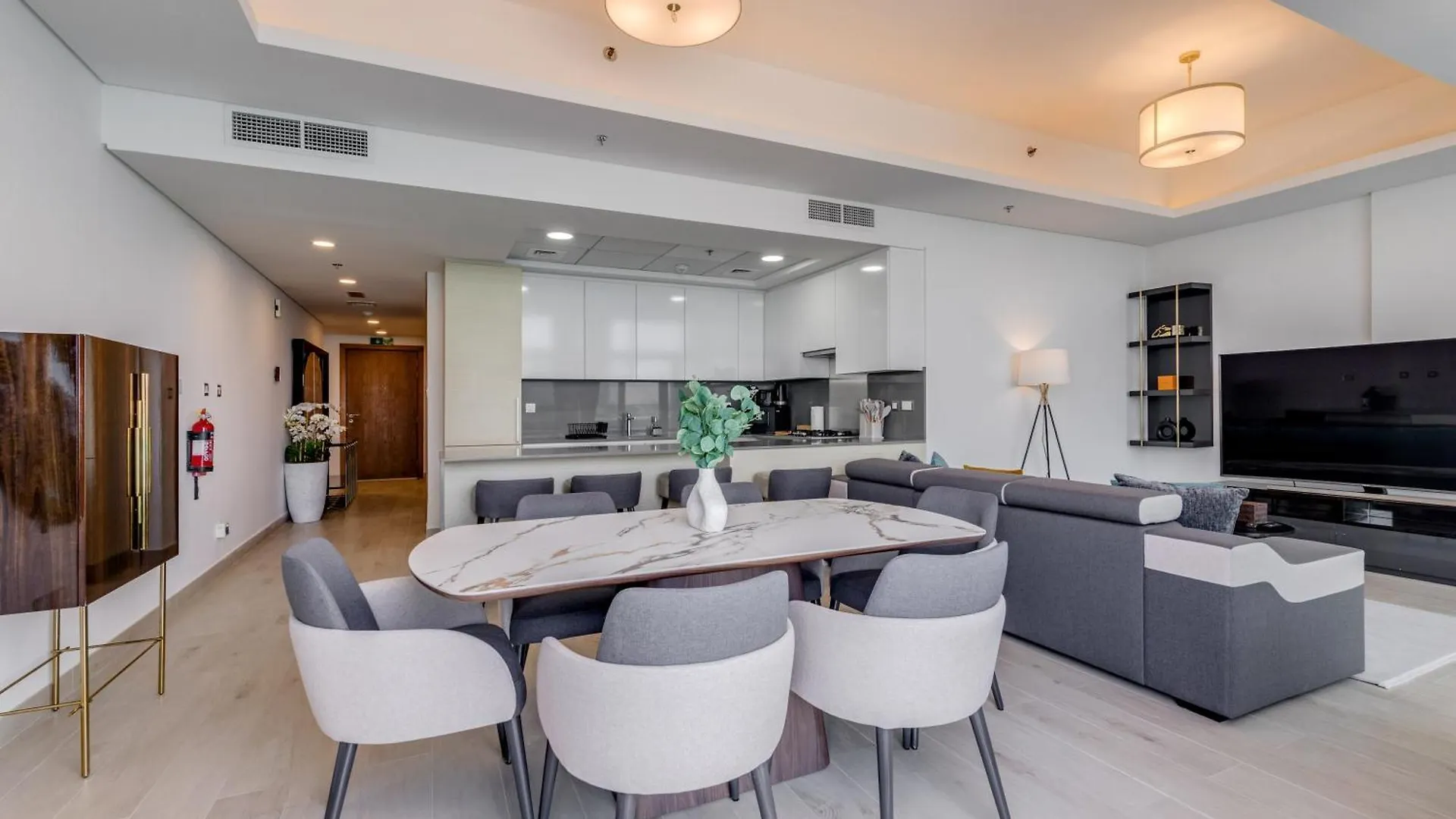 דובאי Luxury Azizi Mina Beachfront Apartments 0*,  איחוד האמירויות הערביות