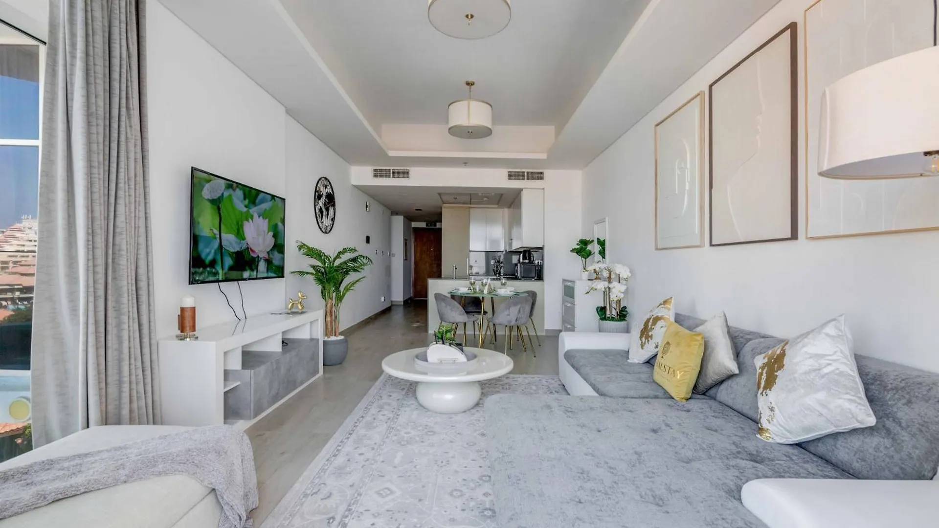 Luxury Azizi Mina Beachfront Apartments Dubai