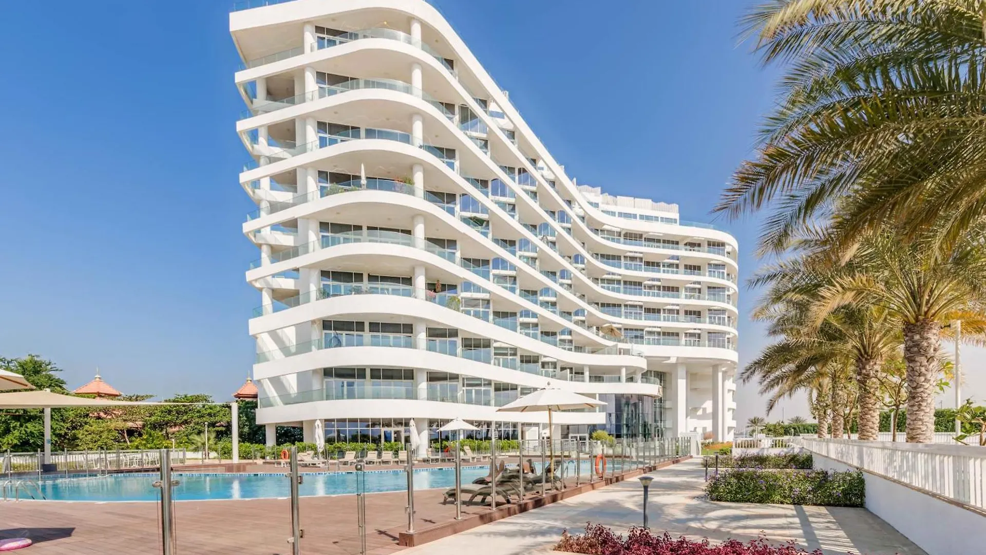 Luxury Azizi Mina Beachfront Apartments Dubai Birleşik Arap Emirlikleri