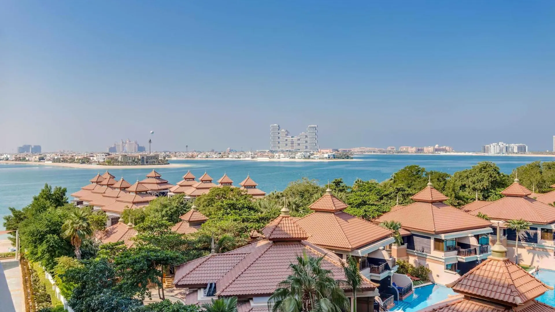Luxury Azizi Mina Beachfront Apartments 두바이