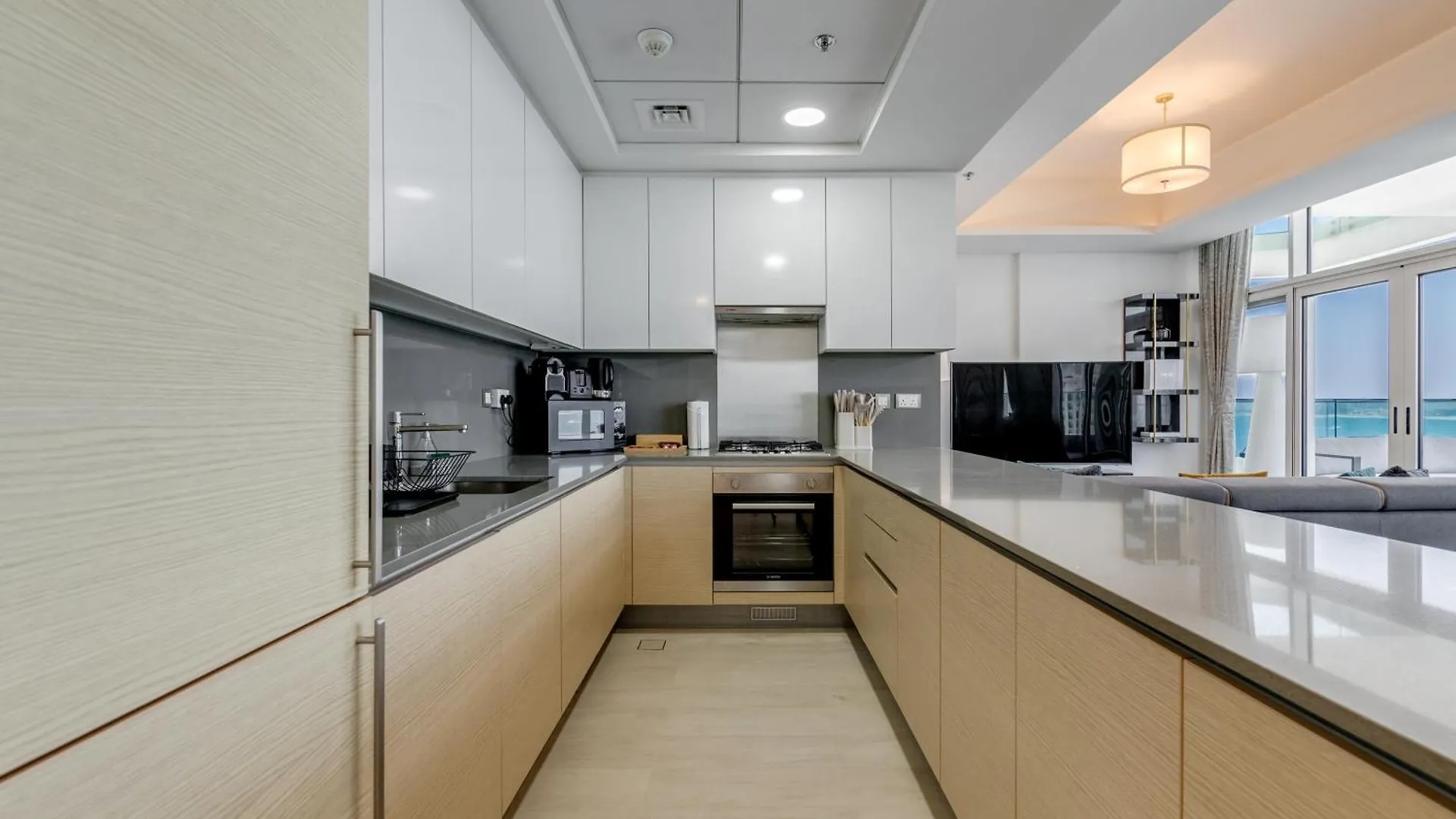 Luxury Azizi Mina Beachfront Apartments 두바이 아랍에미리트