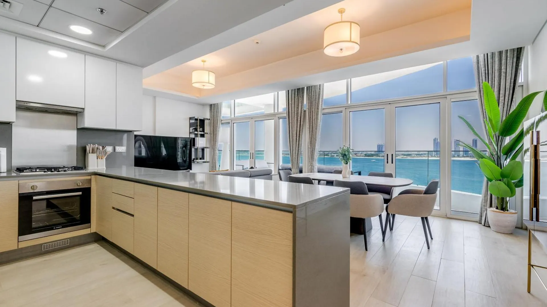 Luxury Azizi Mina Beachfront Apartments 두바이