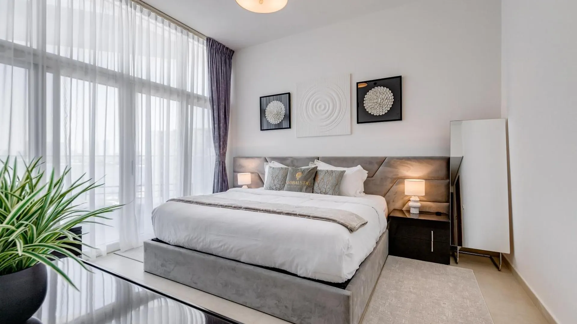 Luxury Azizi Mina Beachfront Apartments 두바이 아랍에미리트